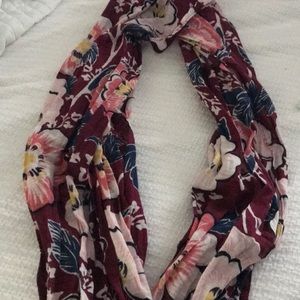 Large bold infinity scarf